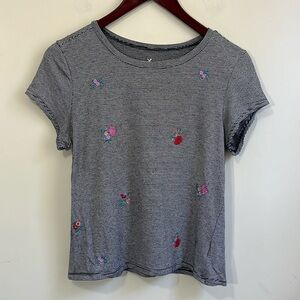American Eagle Women’s Soft & Sexy Floral Embroidered T-Shirt Size Medium